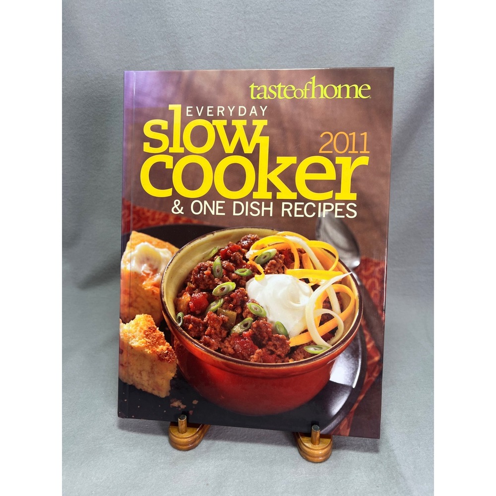 Taste of Home Everyday Slow Cooker & One Dish Recipes 2011 Red Hardcover